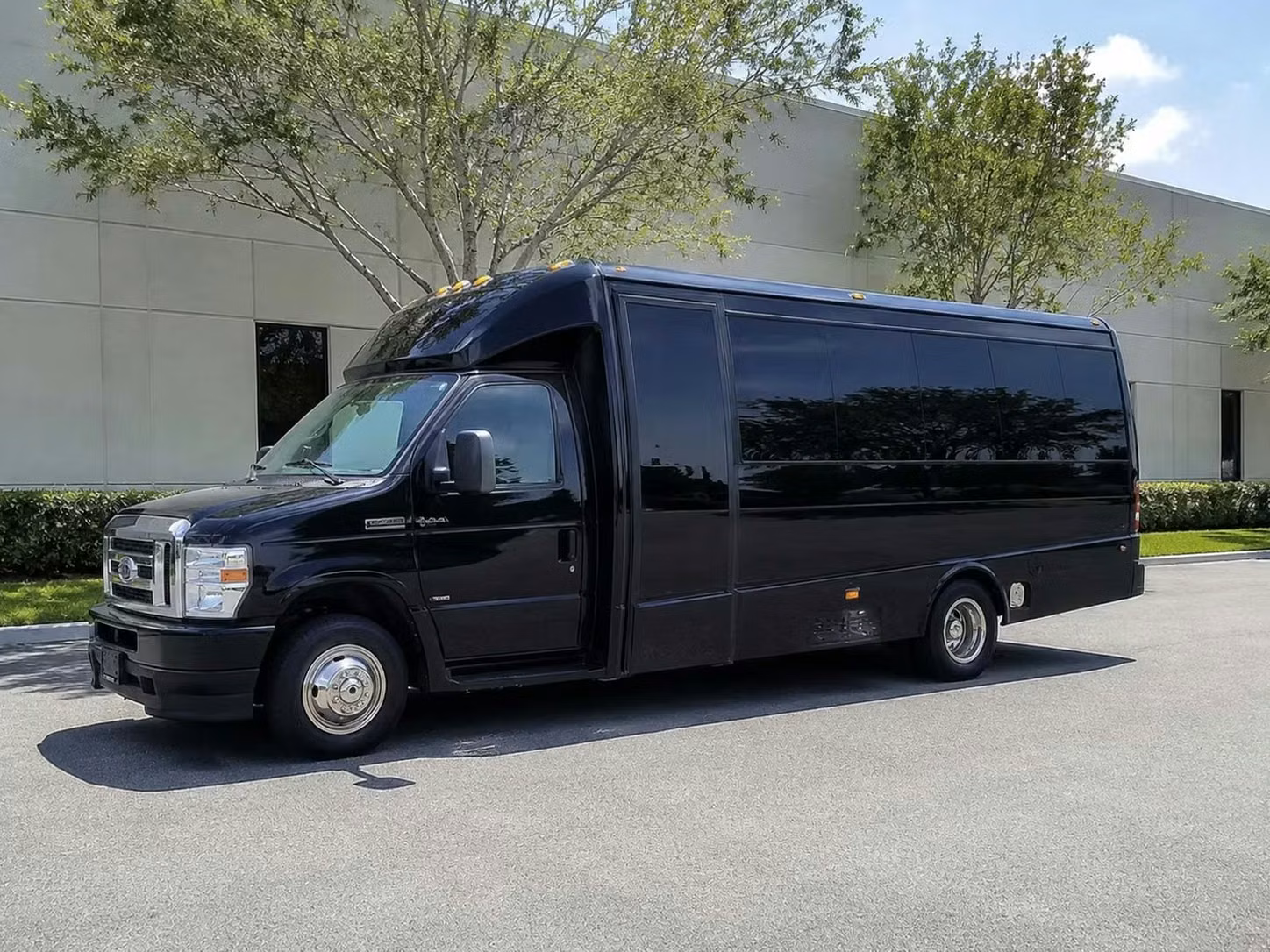 bell gardens 18 passenger minibus rental