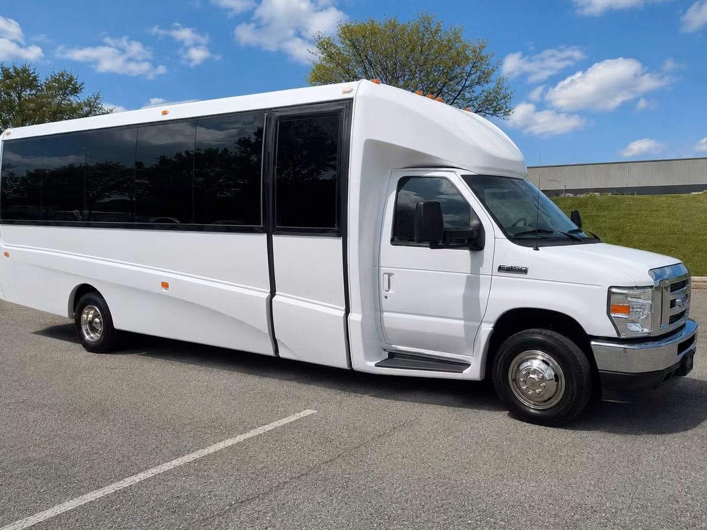 bell gardens 20 passenger minibus rental